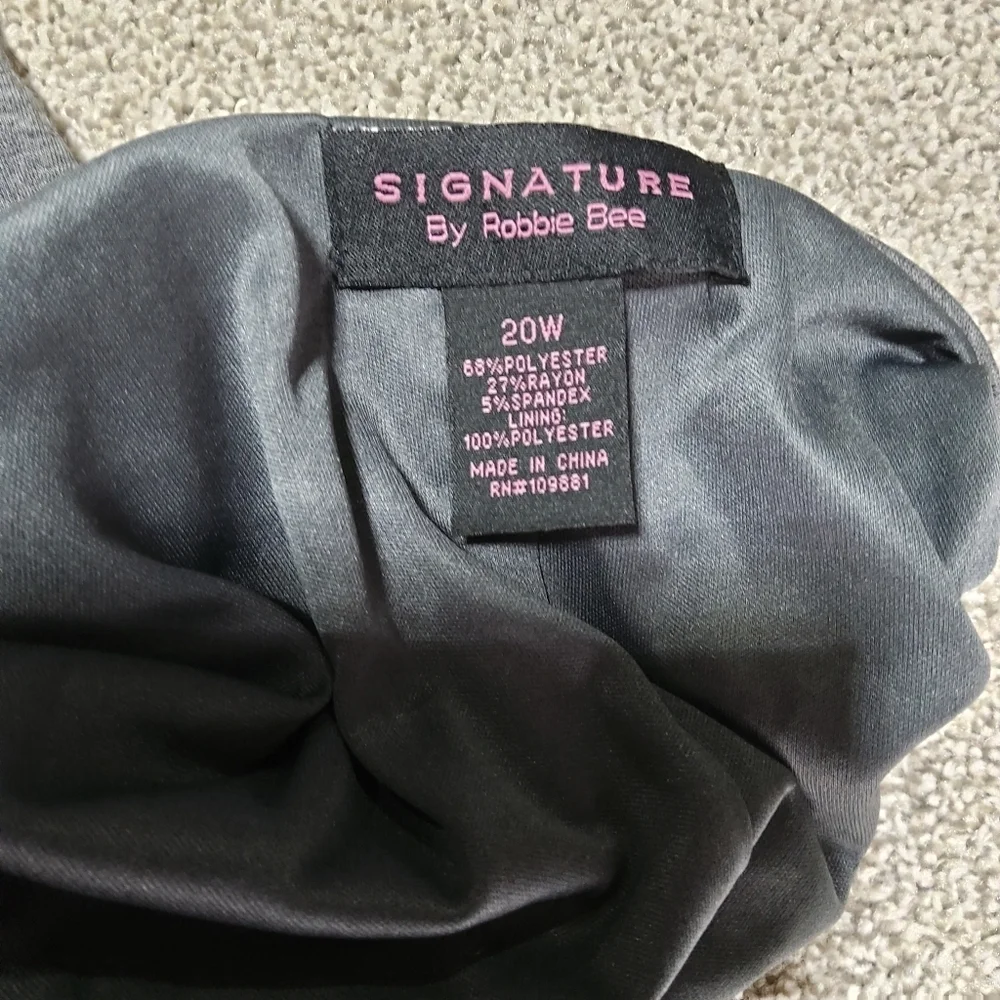 SIGNATURE BY ROBBIE BEE 20W SCOOP NECK ASYMMETRICAL MIDI DRESS - Picture 9 of 9